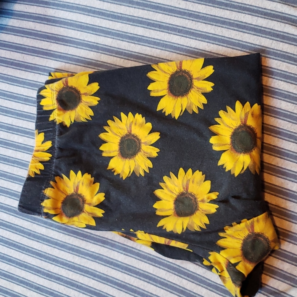 No Boundaries Sunflower Leggings